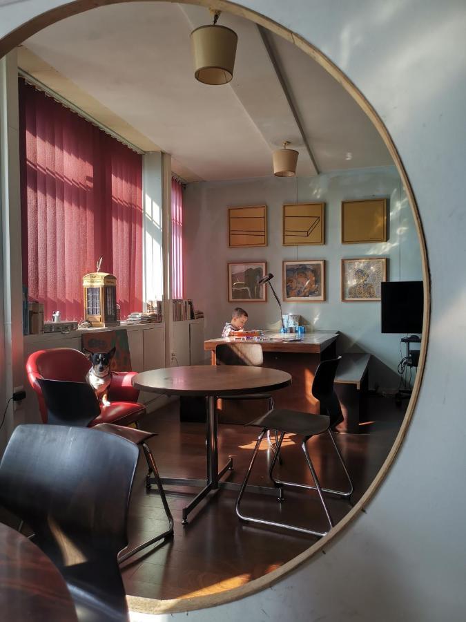 Ghostel 1St - Aventure Alternative - Guest House - Arts-Factory-Experience - For Artists, Makers And Open Minds - Attention, We Are Not A Hotel And Are Not Adapted For Everybody - Read Host Warnings Before Reservation - Www,Providence,Be Asbl Шарлероа Екстериор снимка