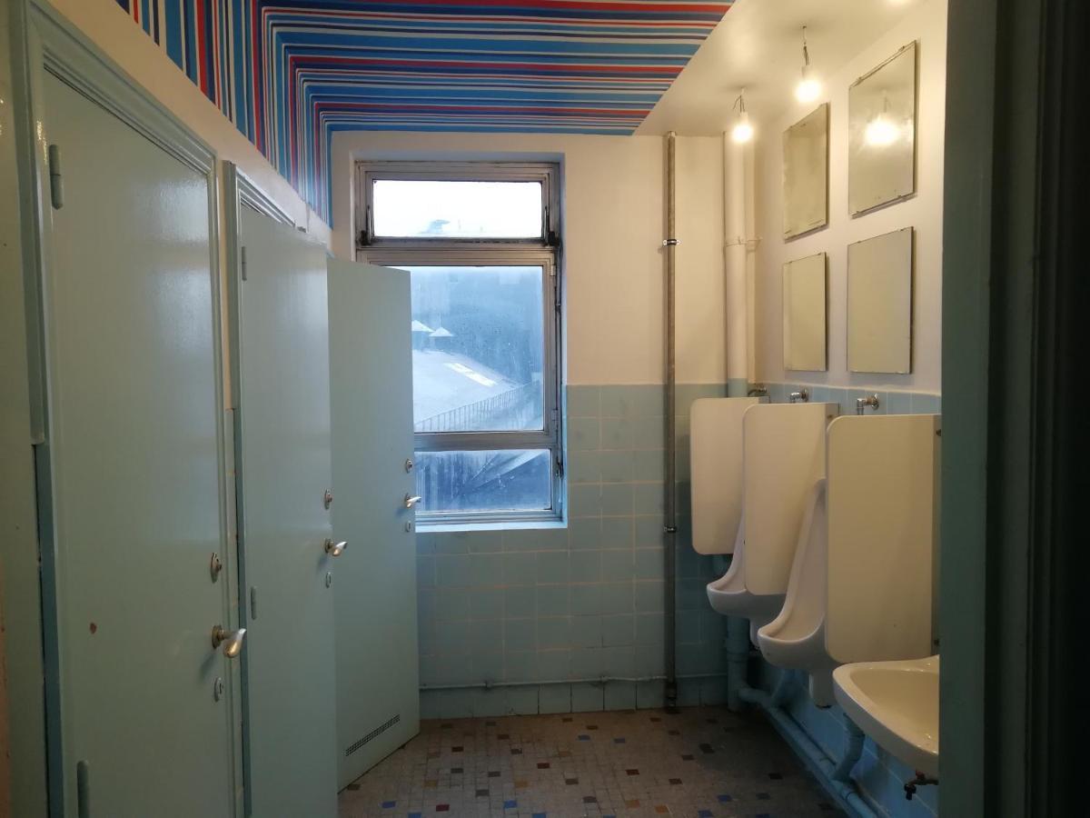 Ghostel 1St - Aventure Alternative - Guest House - Arts-Factory-Experience - For Artists, Makers And Open Minds - Attention, We Are Not A Hotel And Are Not Adapted For Everybody - Read Host Warnings Before Reservation - Www,Providence,Be Asbl Шарлероа Екстериор снимка