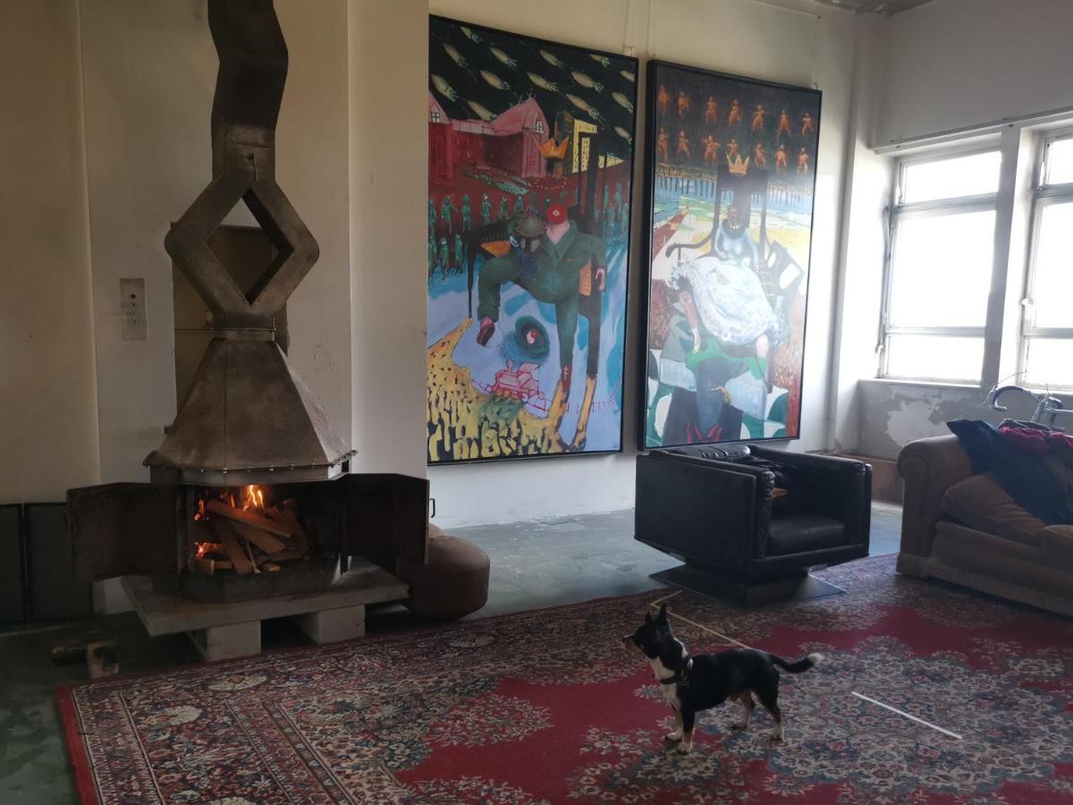 Ghostel 1St - Aventure Alternative - Guest House - Arts-Factory-Experience - For Artists, Makers And Open Minds - Attention, We Are Not A Hotel And Are Not Adapted For Everybody - Read Host Warnings Before Reservation - Www,Providence,Be Asbl Шарлероа Екстериор снимка