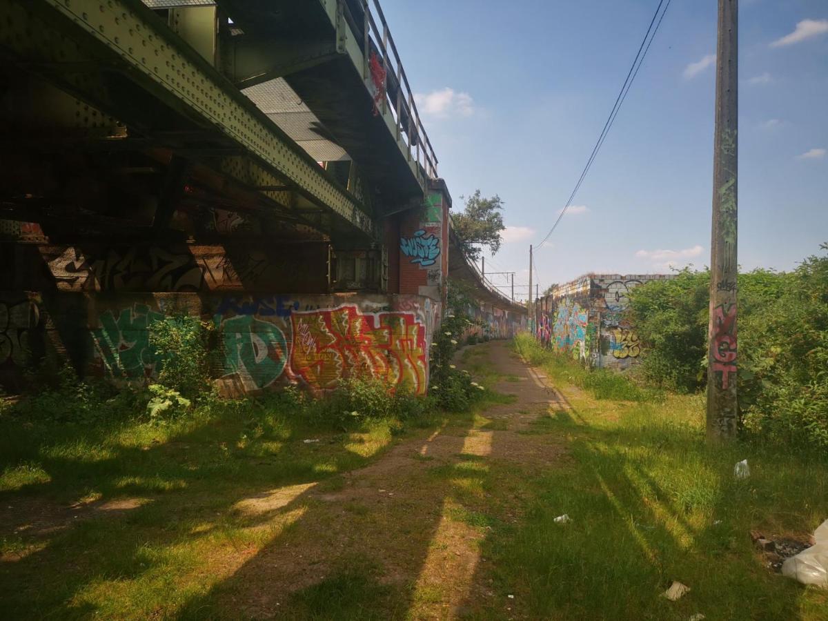 Ghostel 1St - Aventure Alternative - Guest House - Arts-Factory-Experience - For Artists, Makers And Open Minds - Attention, We Are Not A Hotel And Are Not Adapted For Everybody - Read Host Warnings Before Reservation - Www,Providence,Be Asbl Шарлероа Екстериор снимка