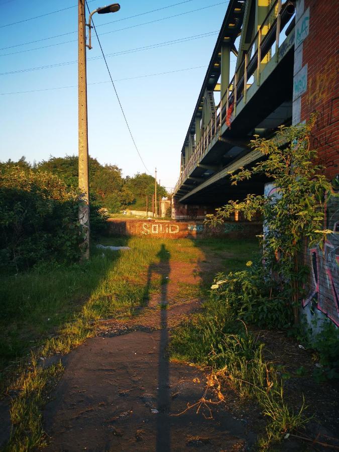 Ghostel 1St - Aventure Alternative - Guest House - Arts-Factory-Experience - For Artists, Makers And Open Minds - Attention, We Are Not A Hotel And Are Not Adapted For Everybody - Read Host Warnings Before Reservation - Www,Providence,Be Asbl Шарлероа Екстериор снимка